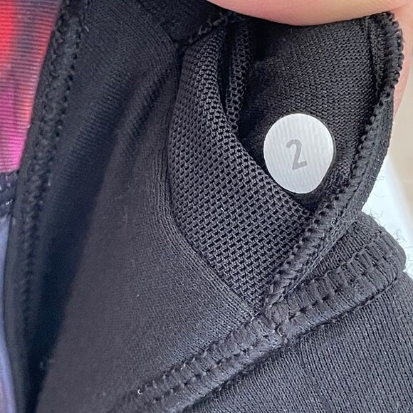 Lululemon Kanto Catch Me Tank Top Windy Blooms Regal Plum Multi / Black Size 2 - Picture 9 of 9